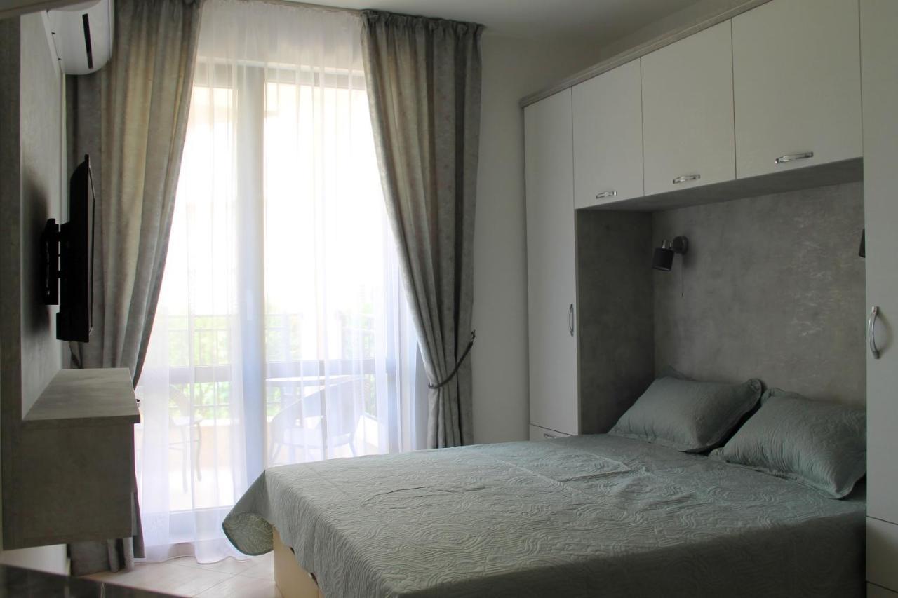 Horizon Katrina Apartments - Sea Line & Beach Access Sveti Vlas Exterior foto